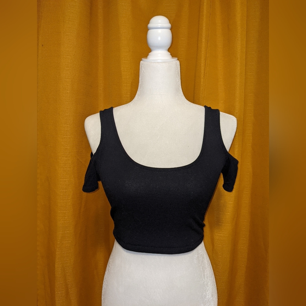 Emma's Closet, crop top over shoulder sleeves, size Medium